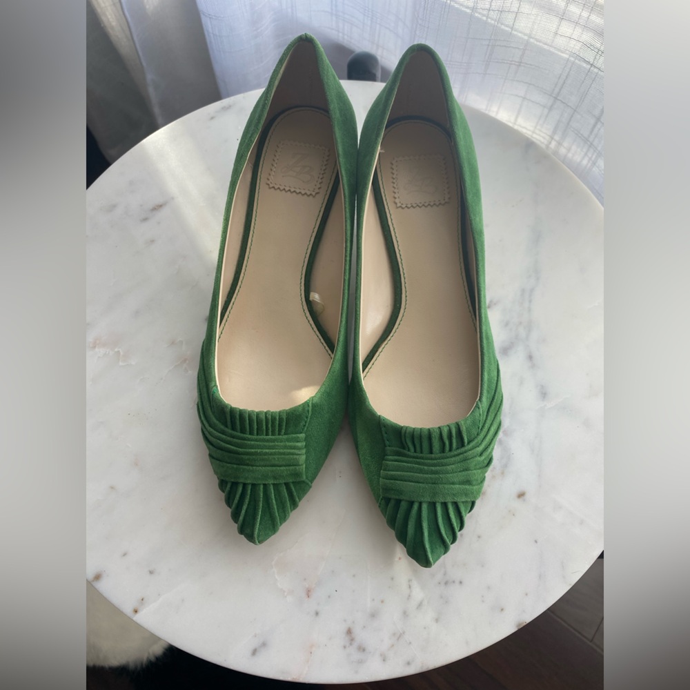 Zara Size 6 Green Pleated Women's Flats